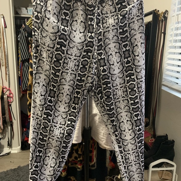 Sold!!!Joggers - Picture 1 of 10